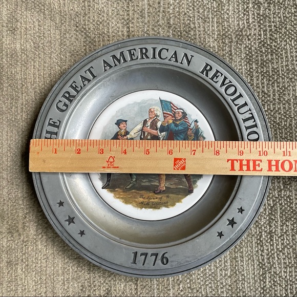 AMERICAN REVOLUTION PEWTER PLATE SET OF TWO W/PORCELAIN CENTER - DAR - Picture 3 of 12